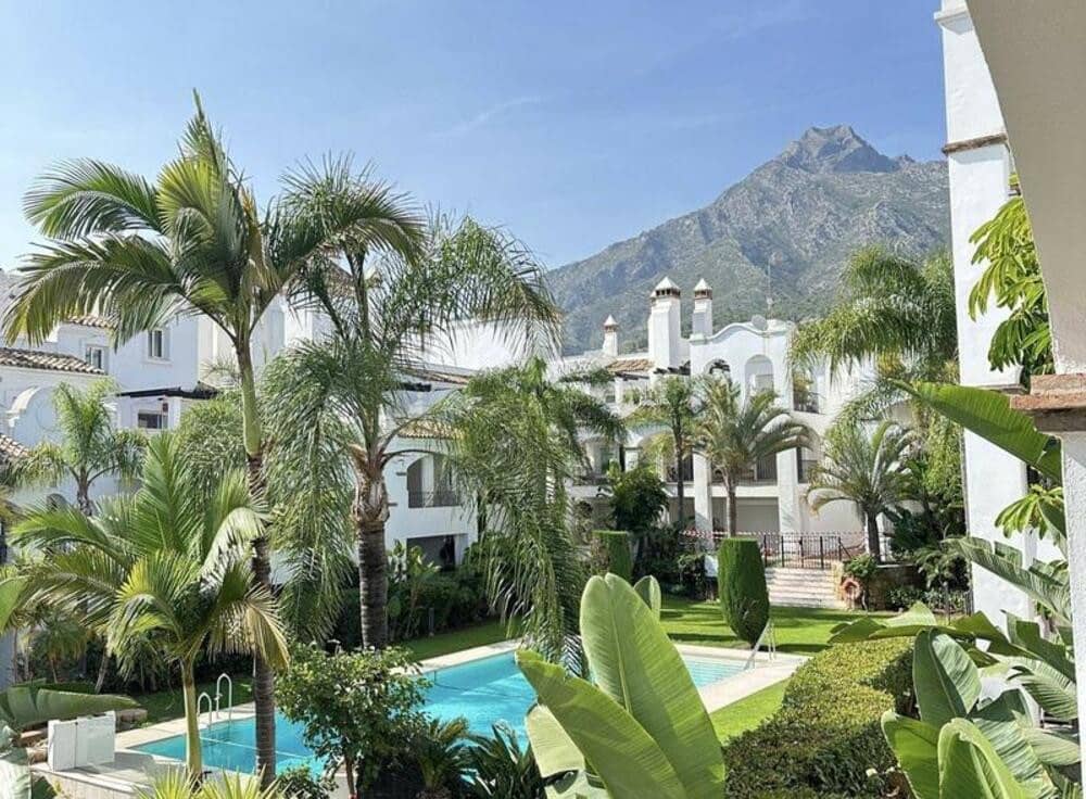 4 bedroom Apartment for rent in Marbella with pool garage - € 9,000 (Ref: 9073091)