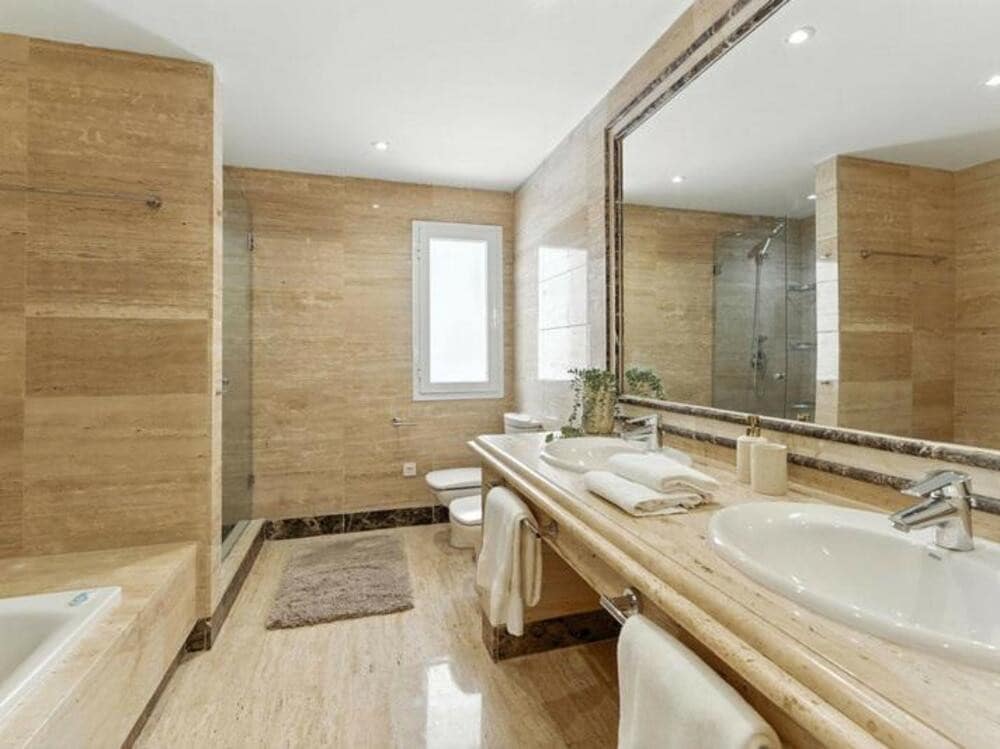 4 soverom Leilighet til leie i Marbella med svømmebasseng garasje - € 7 000 (Ref: 9073091)