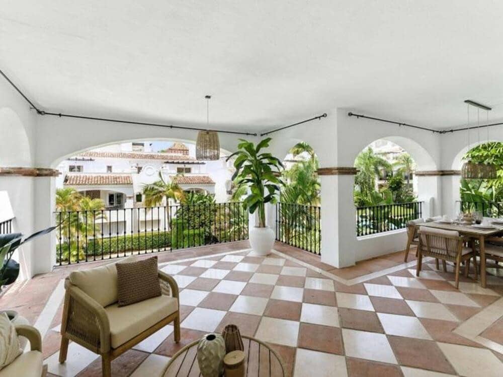4 soverom Leilighet til leie i Marbella med svømmebasseng garasje - € 7 000 (Ref: 9073091)