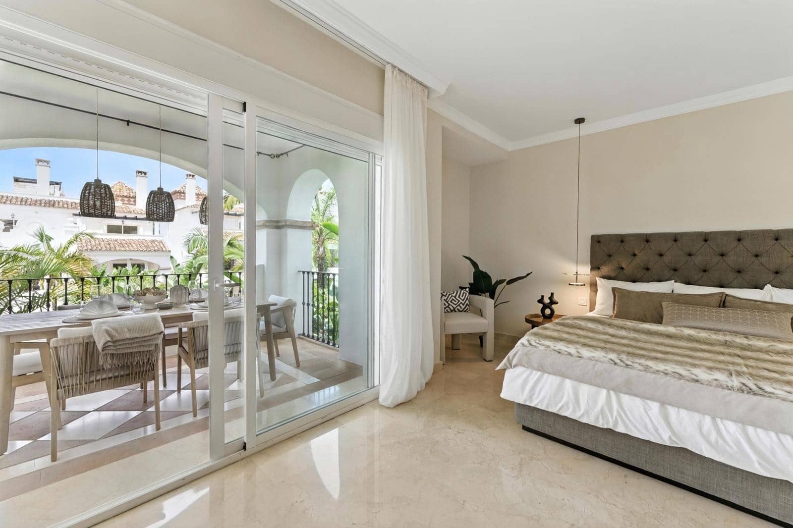 4 soverom Leilighet til leie i Marbella med svømmebasseng garasje - € 7 000 (Ref: 9073091)