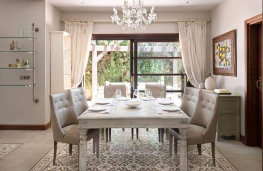 5 sypialnia Willa do wynajęcia w Marbella z basenem garażem - 15 000 € (Ref: 9073093)