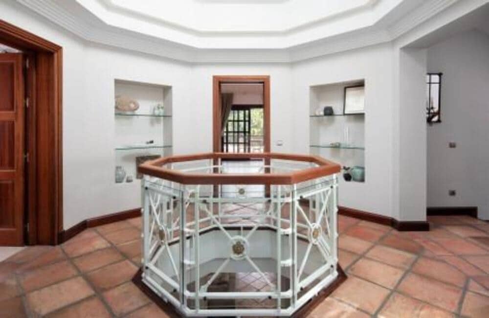 5 sypialnia Willa do wynajęcia w Marbella z basenem garażem - 15 000 € (Ref: 9073093)