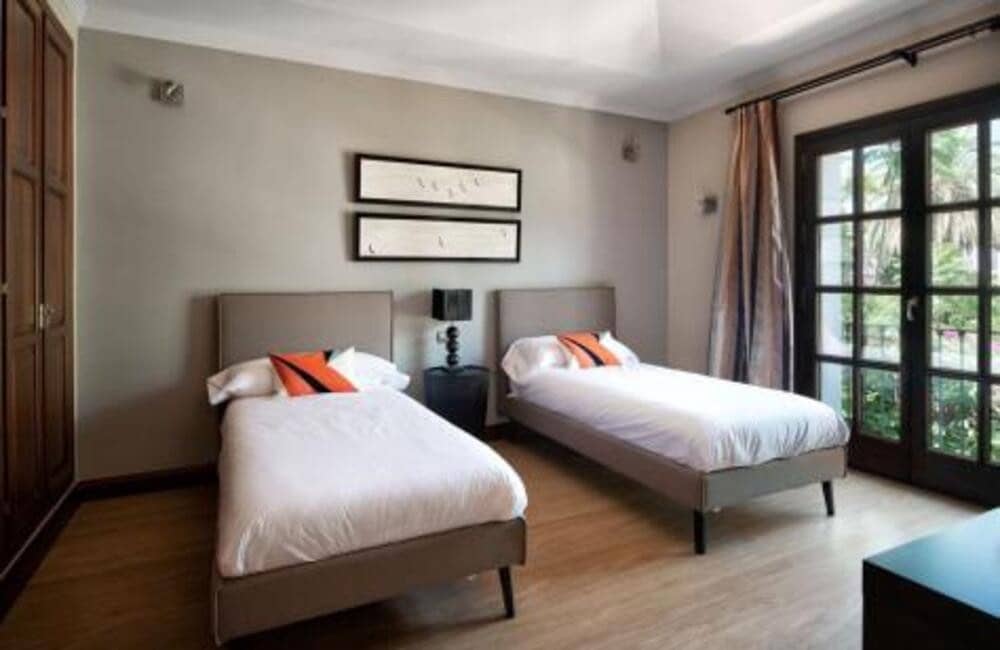 5 sypialnia Willa do wynajęcia w Marbella z basenem garażem - 15 000 € (Ref: 9073093)