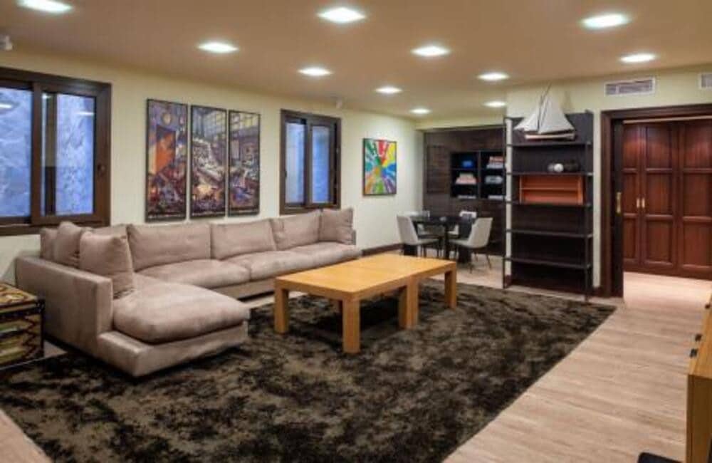 5 sypialnia Willa do wynajęcia w Marbella z basenem garażem - 15 000 € (Ref: 9073093)