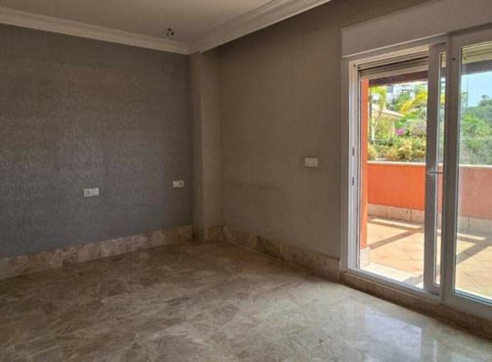 4 Zimmer Villa zu vermieten in Marbella mit Pool Garage - 5.500 € (Ref: 9074828)