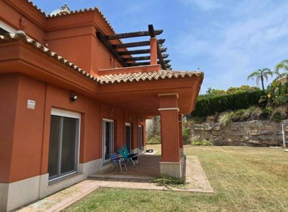 4 Zimmer Villa zu vermieten in Marbella mit Pool Garage - 5.500 € (Ref: 9074828)