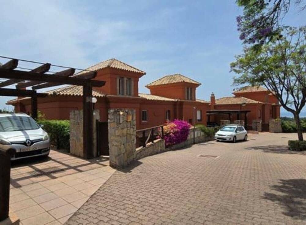 4 Zimmer Villa zu vermieten in Marbella mit Pool Garage - 5.500 € (Ref: 9074828)