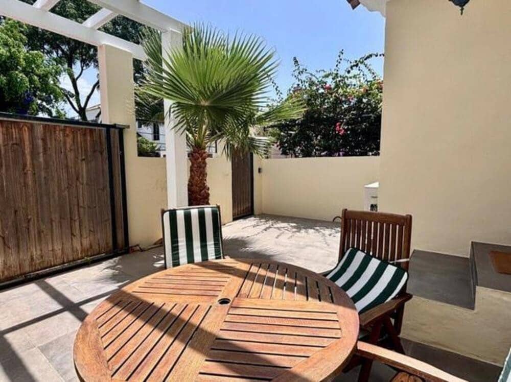 4 Zimmer Villa zu vermieten in Marbella mit Pool Garage - 5.500 € (Ref: 9074828)