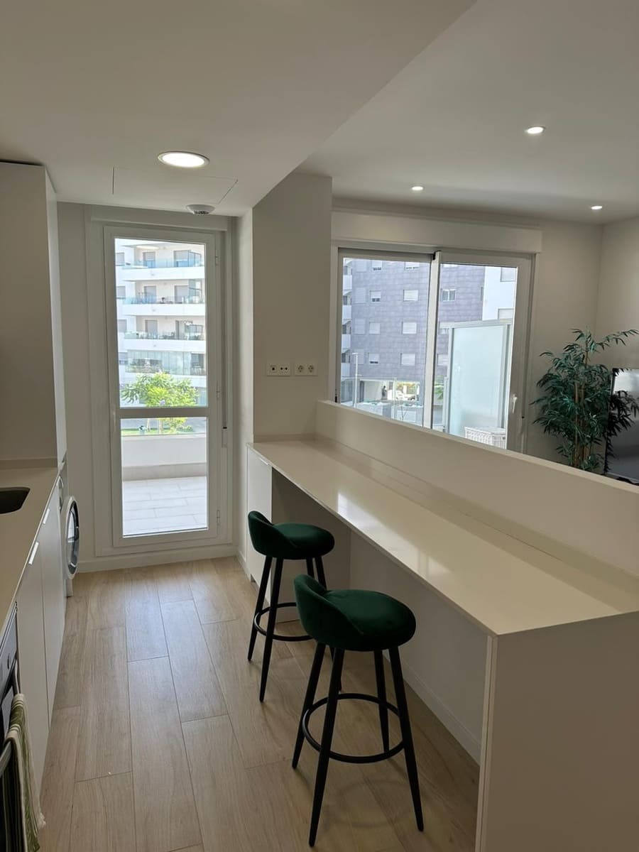 2 makuuhuone Huoneisto vuokrattavana paikassa Marbella mukana uima-altaan 
autotalli - 2 300 € (Ref: 9075704)