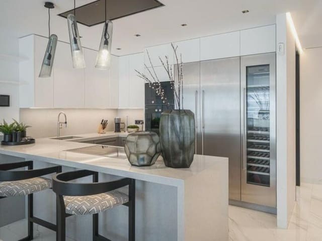 3 chambre Appartement à vendre à Puerto Banus, Marbella avec garage - 2 950 000 € (Ref: 9077726)