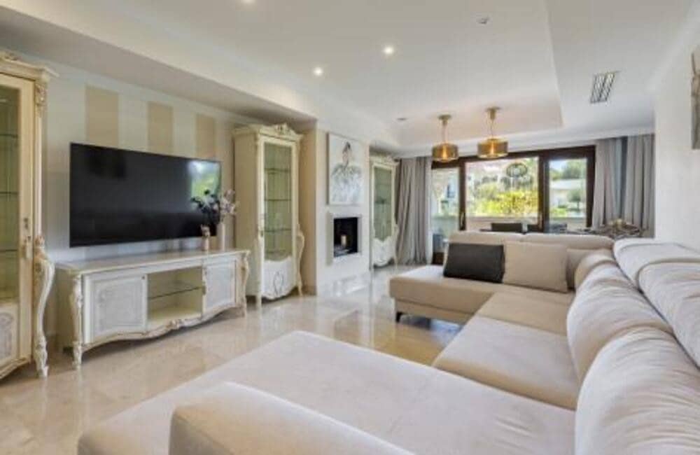 3 sypialnia Apartament na kwatery wakacyjne w Marbella z basenem garażem - 6 350 € (Ref: 9081267)
