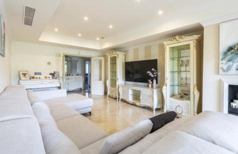 3 sypialnia Apartament na kwatery wakacyjne w Marbella z basenem garażem - 6 350 € (Ref: 9081267)
