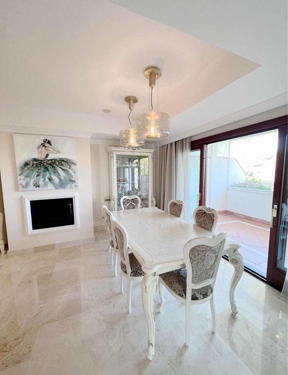 3 sypialnia Apartament na kwatery wakacyjne w Marbella z basenem garażem - 6 350 € (Ref: 9081267)