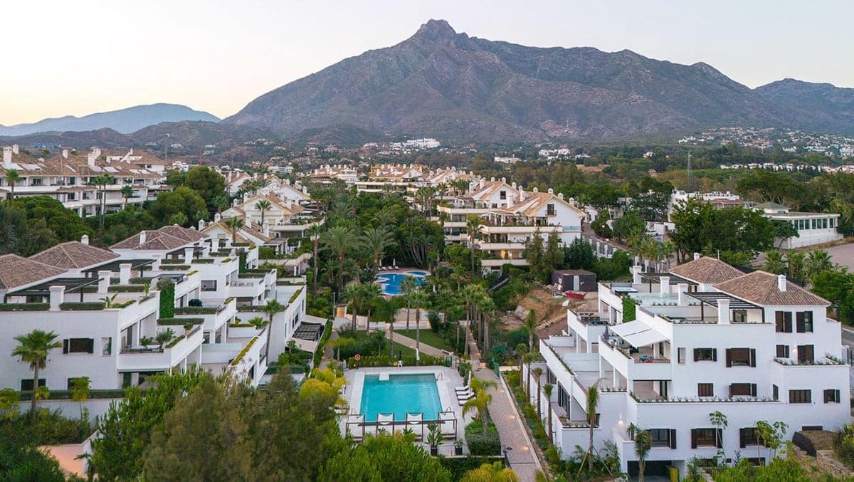 3 sypialnia Apartament na kwatery wakacyjne w Marbella z basenem garażem - 6 350 € (Ref: 9081267)