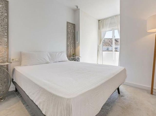 3 makuuhuone Omakotitalo vuokrattavana paikassa Nueva Andalucía Centro, Marbella mukana uima-altaan 
autotalli - 3 500 € (Ref: 9081268)