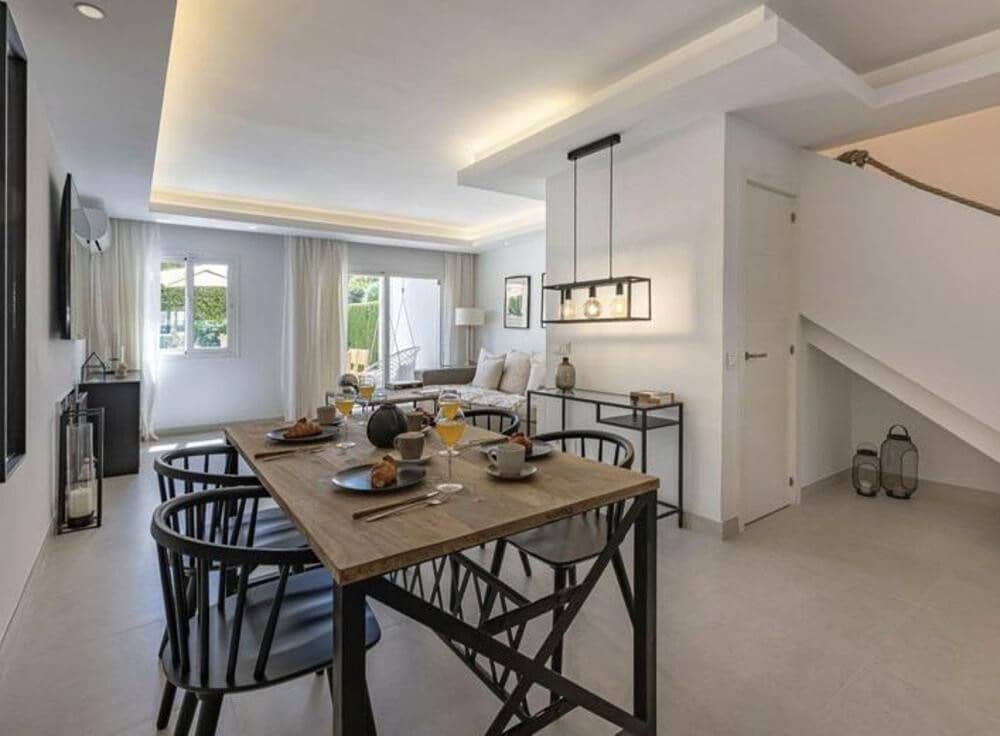 3 bedroom Townhouse for rent in Nueva Andalucia with pool garage - € 3,500 (Ref: 9081268)