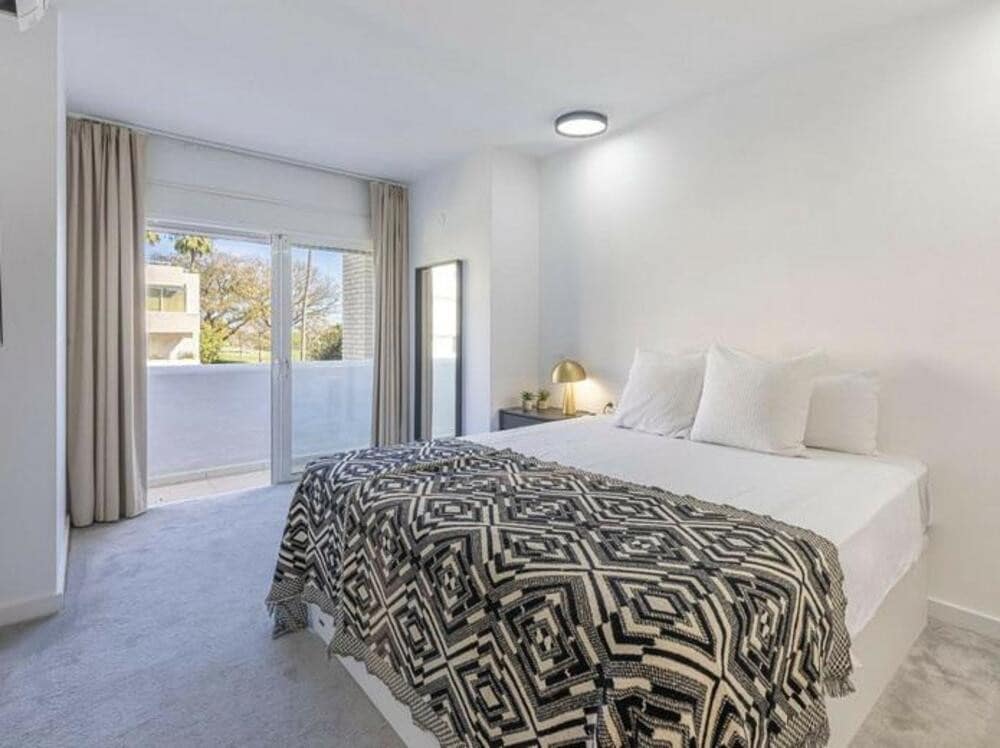 3 bedroom Townhouse for rent in Nueva Andalucia with pool garage - € 3,500 (Ref: 9081268)