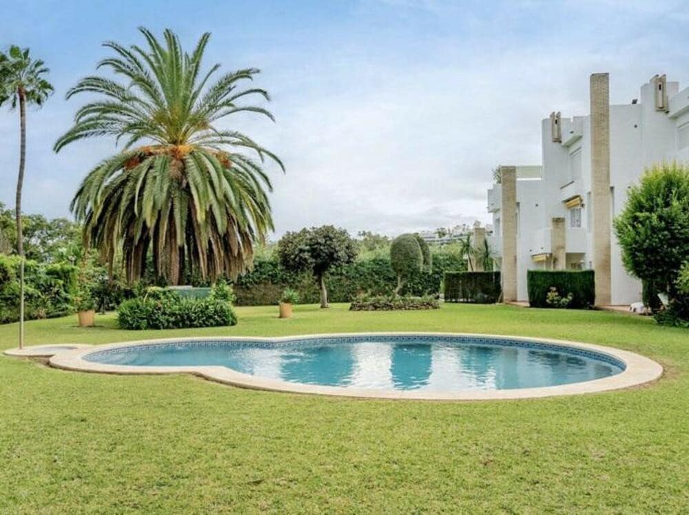 3 bedroom Townhouse for rent in Nueva Andalucia with pool garage - € 3,500 (Ref: 9081268)