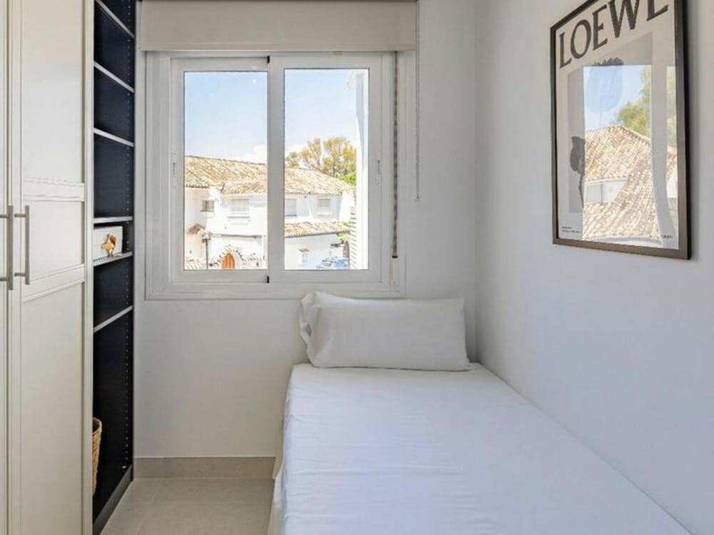 3 bedroom Townhouse for rent in Nueva Andalucia with pool garage - € 3,500 (Ref: 9081268)