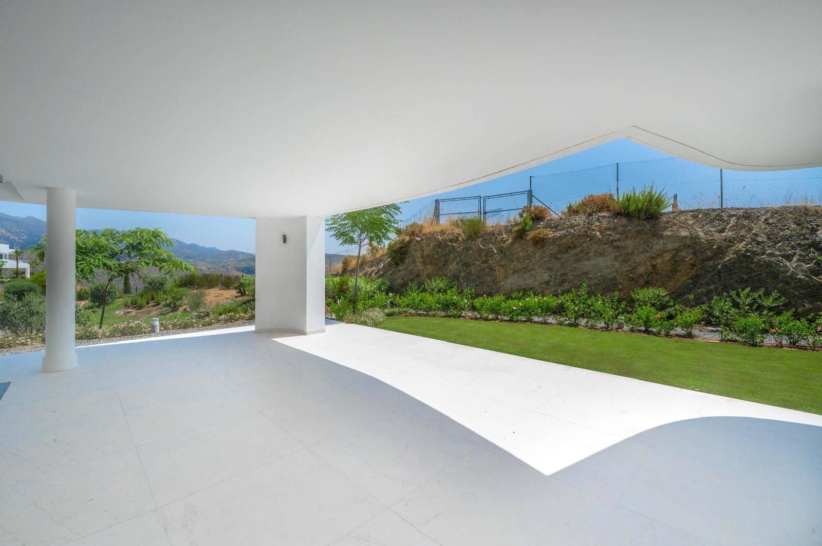 3 soveværelse Lejlighed til leje i Ojen med swimmingpool garage - € 5.000 (Ref: 9081270)