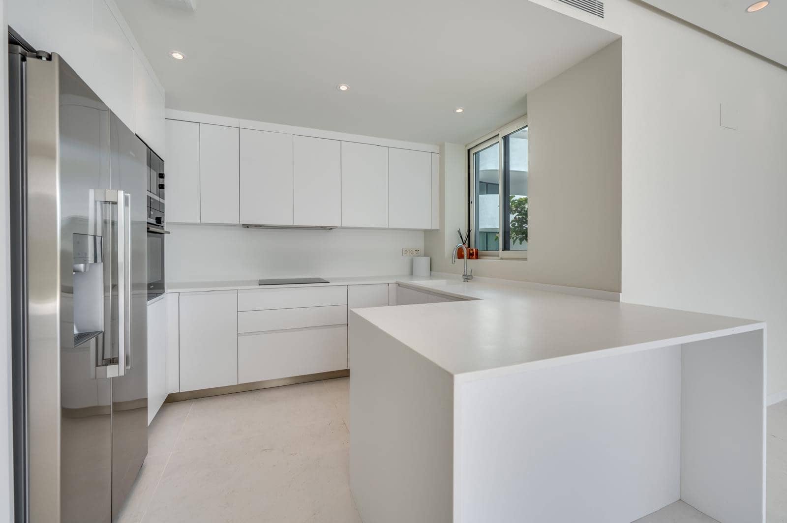 3 soveværelse Lejlighed til leje i Ojen med swimmingpool garage - € 5.000 (Ref: 9081270)