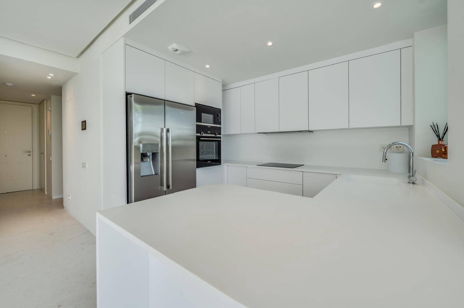 3 soveværelse Lejlighed til leje i Ojen med swimmingpool garage - € 5.000 (Ref: 9081270)