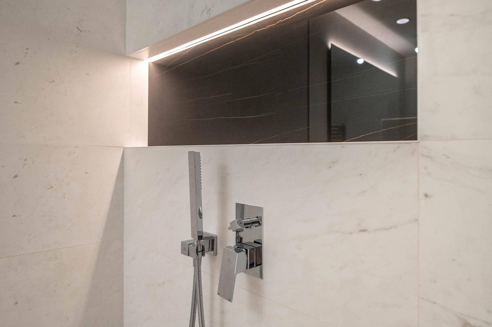 3 soveværelse Lejlighed til leje i Ojen med swimmingpool garage - € 5.000 (Ref: 9081270)