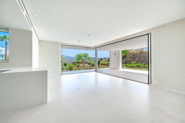 3 bedroom Apartment for rent in Ojen with pool garage - € 5,000 (Ref: 9081270)