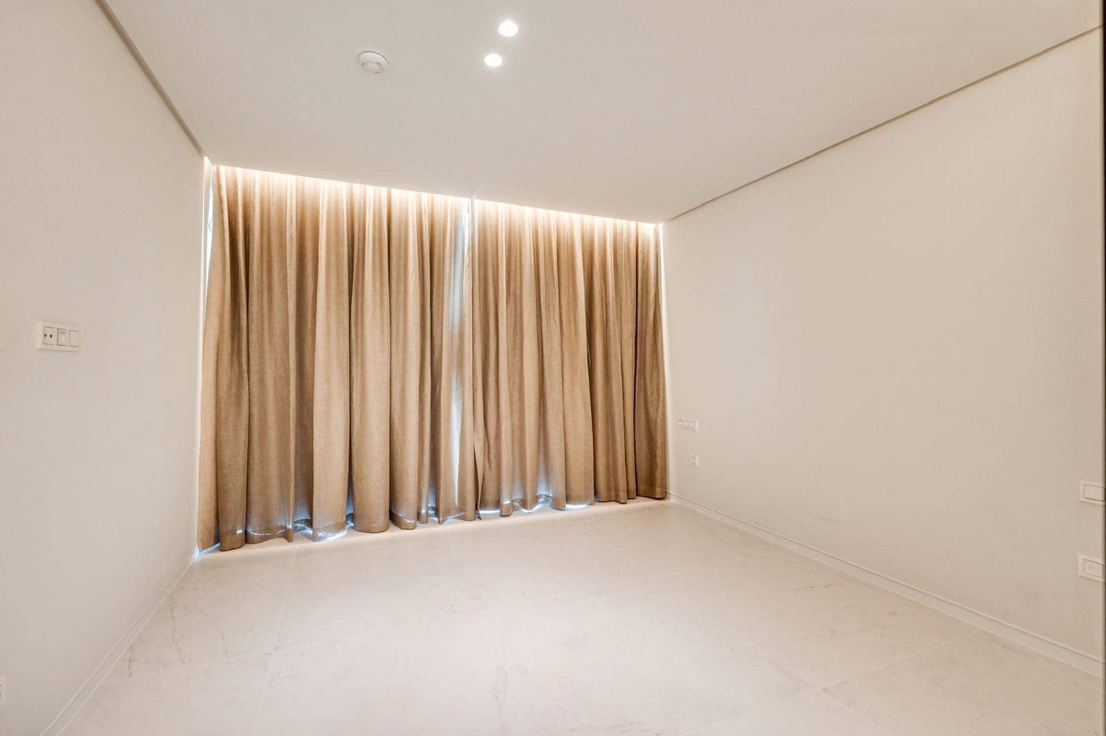 3 soveværelse Lejlighed til leje i Ojen med swimmingpool garage - € 5.000 (Ref: 9081270)