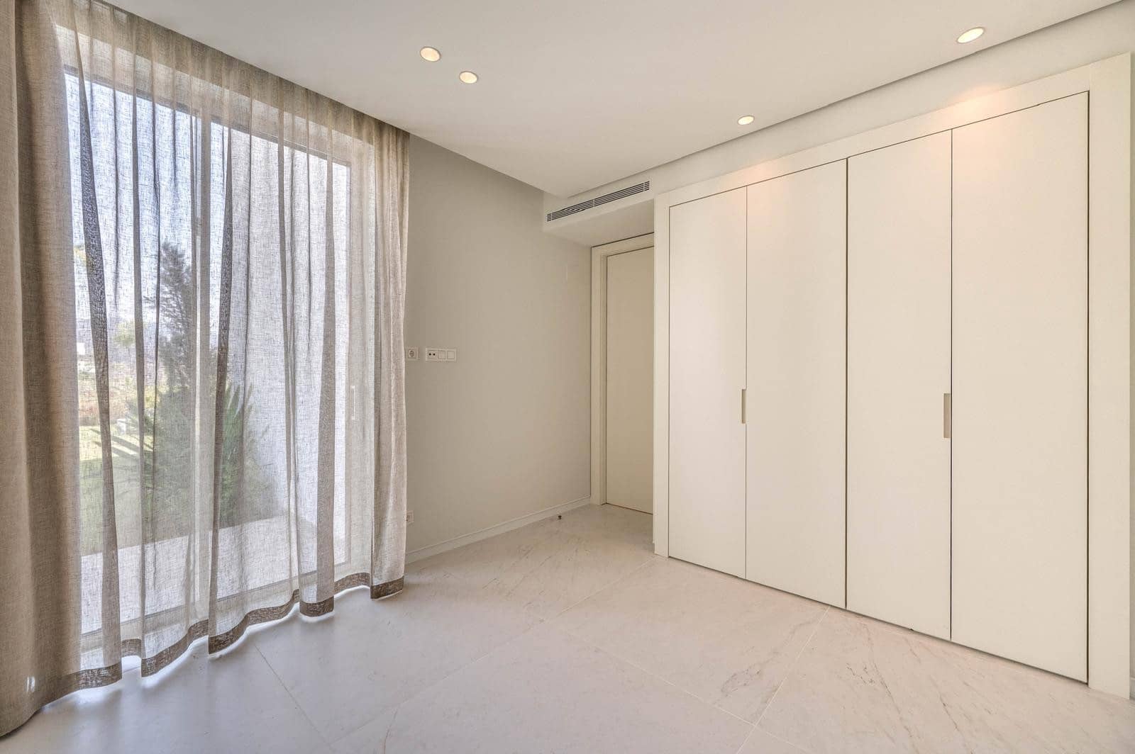 3 soveværelse Lejlighed til leje i Ojen med swimmingpool garage - € 5.000 (Ref: 9081270)