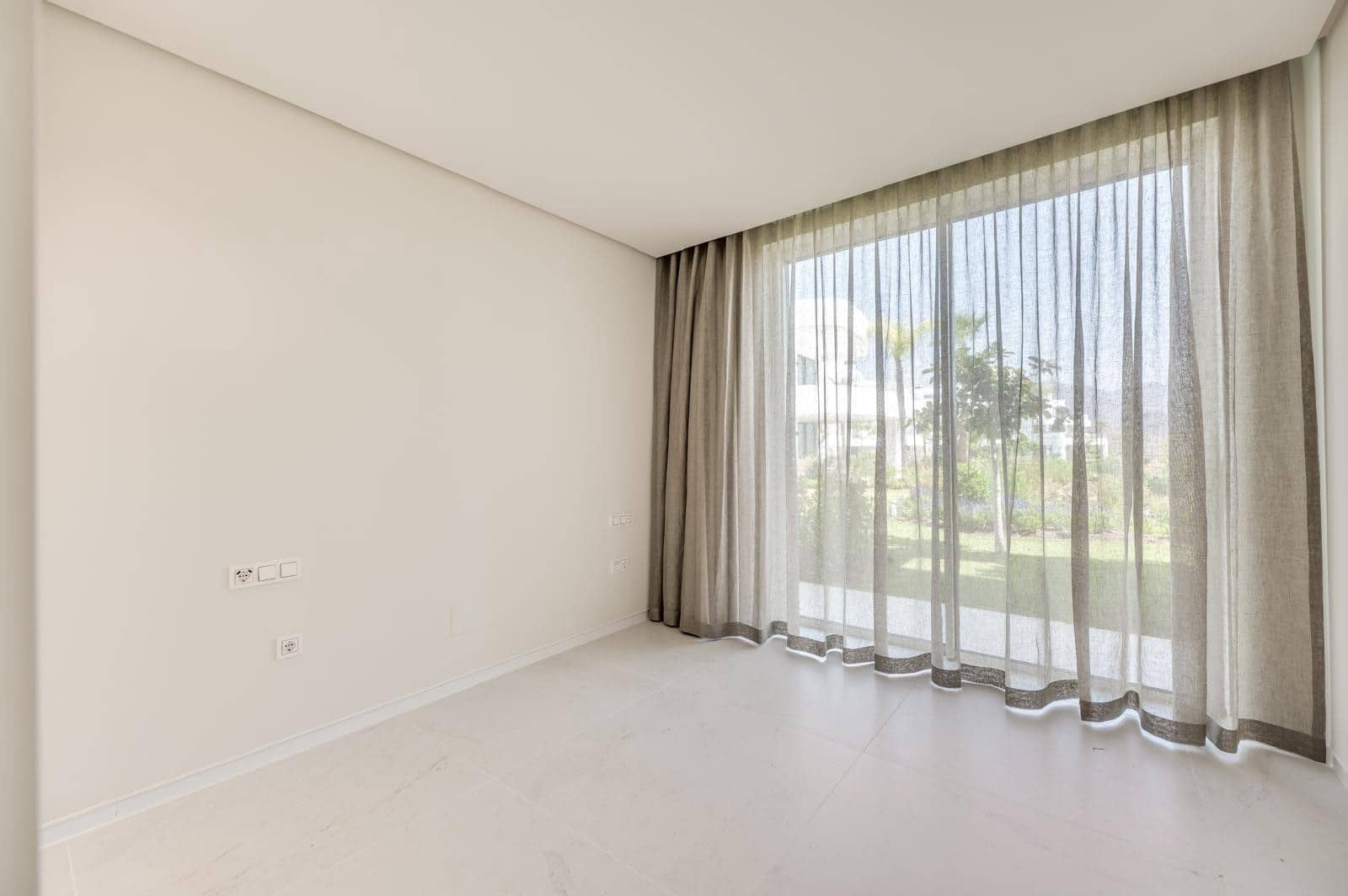 3 soveværelse Lejlighed til leje i Ojen med swimmingpool garage - € 5.000 (Ref: 9081270)