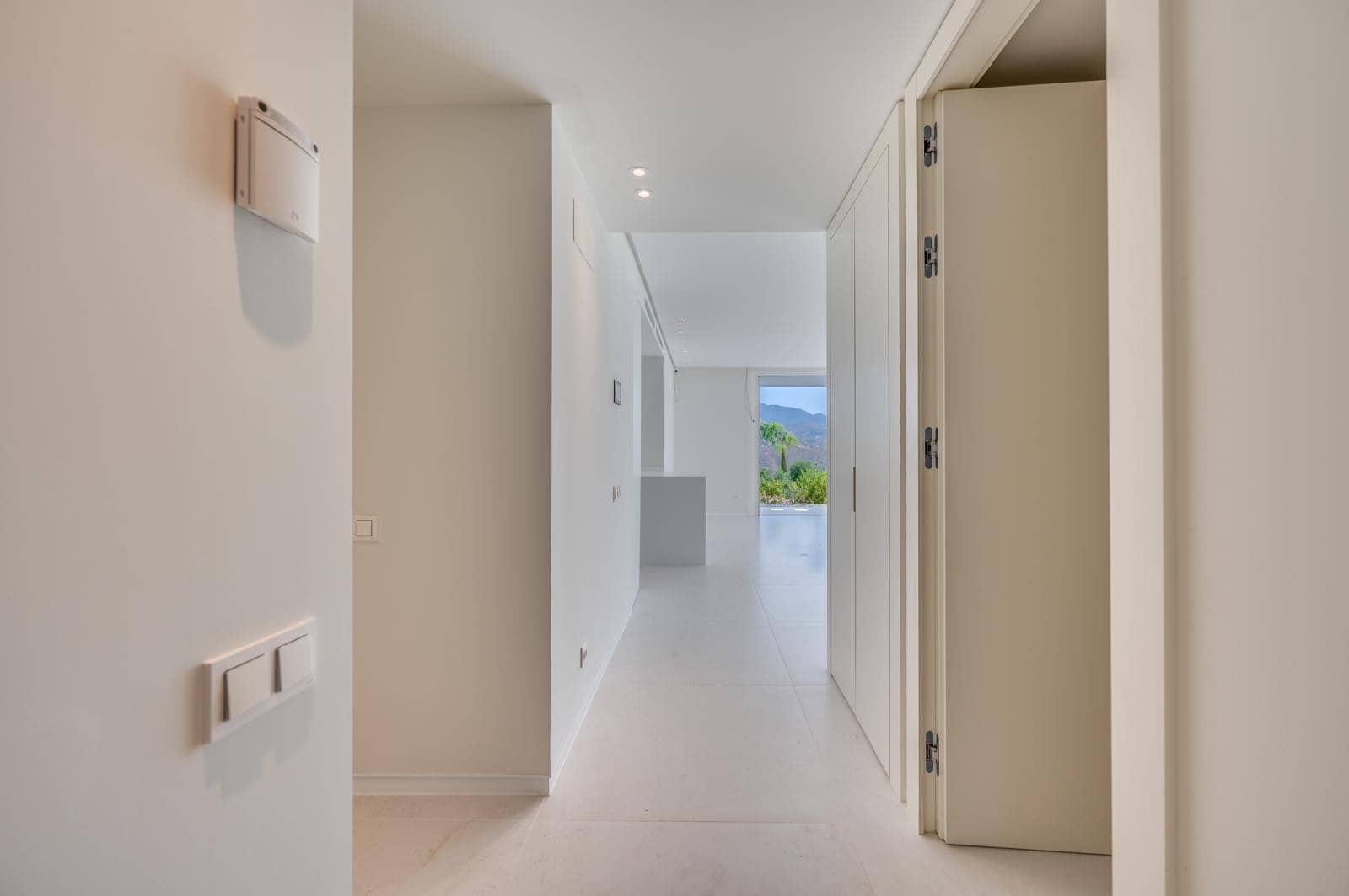 3 soveværelse Lejlighed til leje i Ojen med swimmingpool garage - € 5.000 (Ref: 9081270)