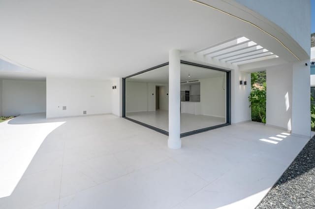 3 bedroom Apartment for rent in Ojen with pool garage - € 5,000 (Ref: 9081270)