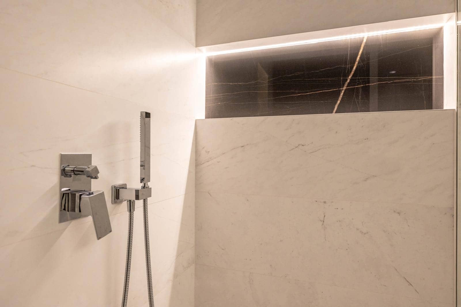 3 soveværelse Lejlighed til leje i Ojen med swimmingpool garage - € 5.000 (Ref: 9081270)