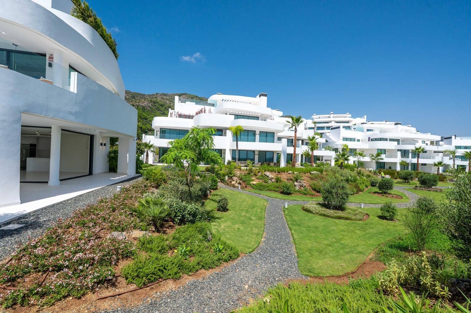 3 soveværelse Lejlighed til leje i Ojen med swimmingpool garage - € 5.000 (Ref: 9081270)