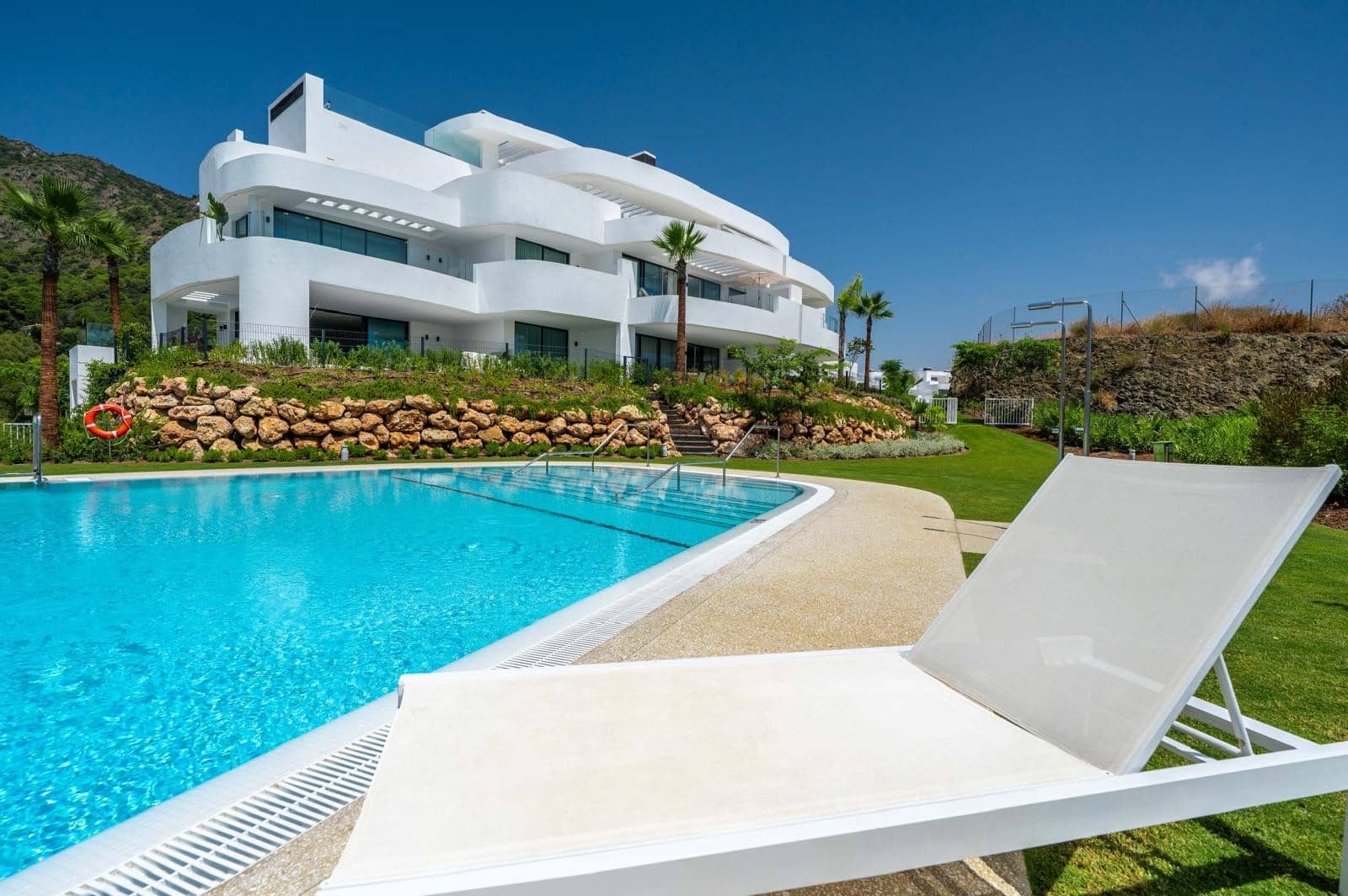 3 soveværelse Lejlighed til leje i Ojen med swimmingpool garage - € 5.000 (Ref: 9081270)