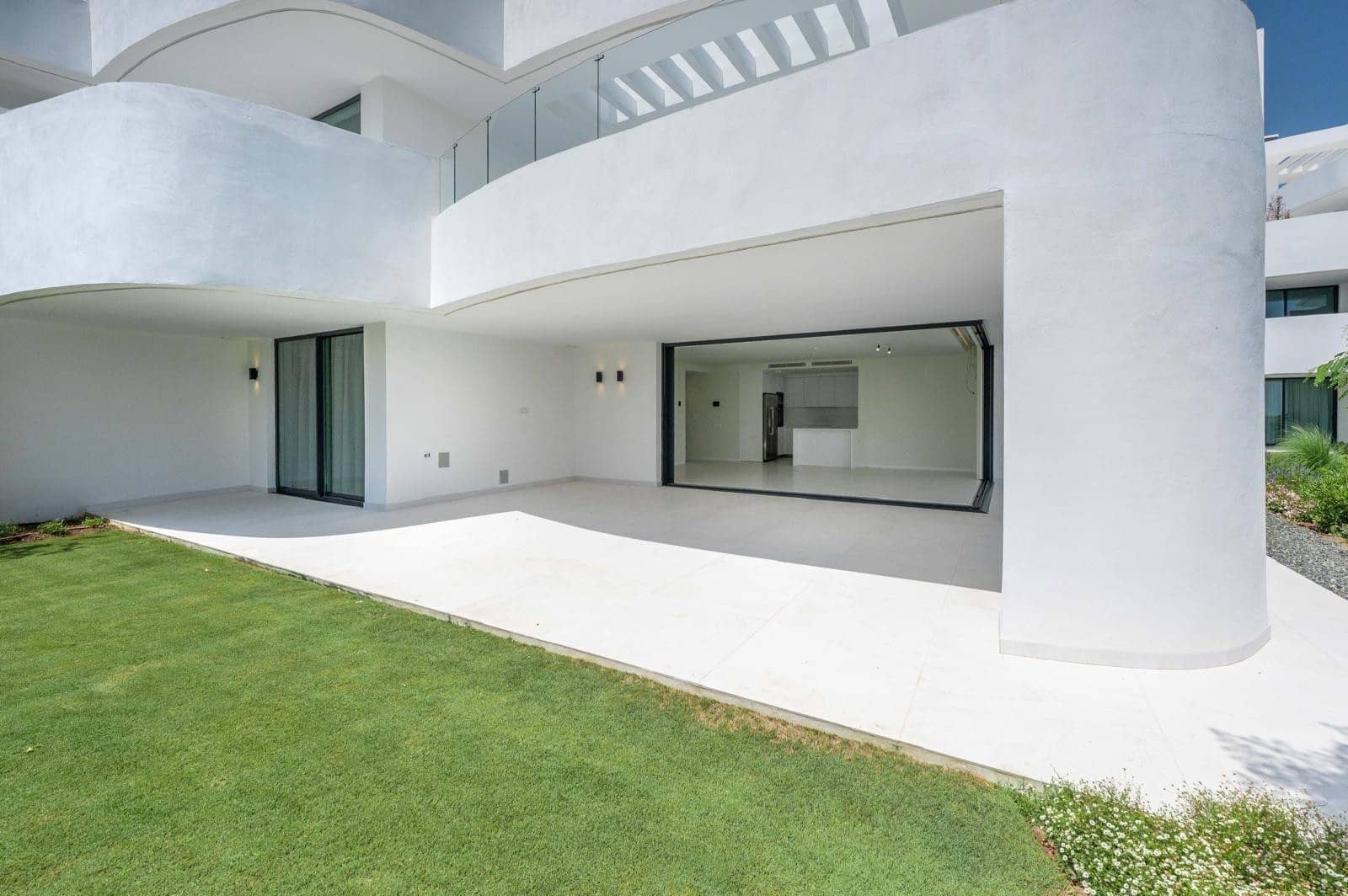 3 soveværelse Lejlighed til leje i Ojen med swimmingpool garage - € 5.000 (Ref: 9081270)