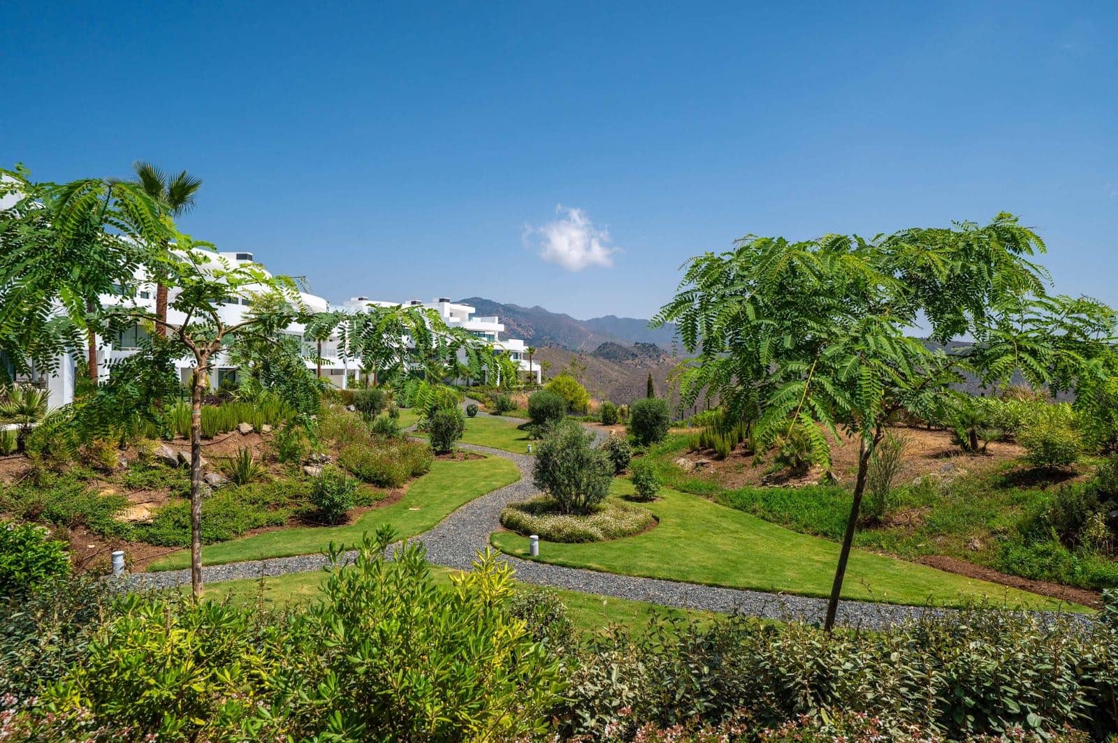 3 soveværelse Lejlighed til leje i Ojen med swimmingpool garage - € 5.000 (Ref: 9081270)