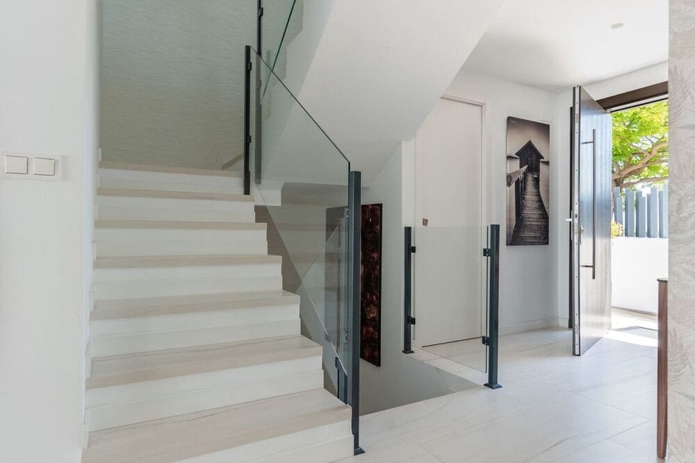 5 bedroom Villa for rent in San Pedro de Alcantara with pool garage - € 14,000 (Ref: 9084881)