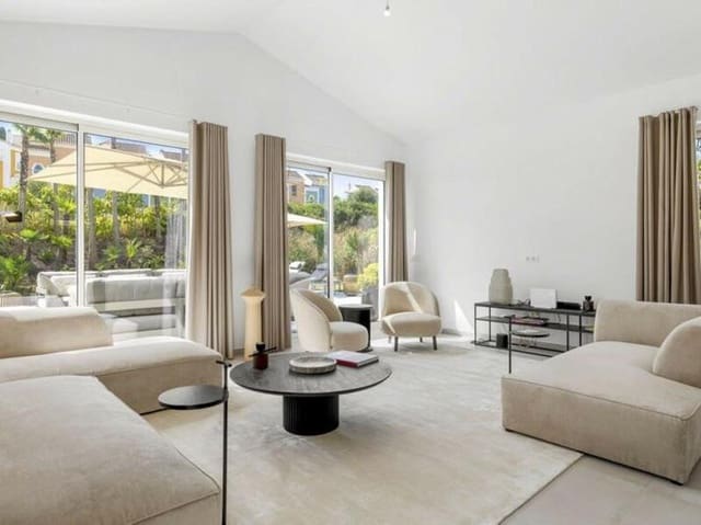 4 chambre Villa/Maison à vendre à Casares Golf - Casares del Sol, Casares avec piscine garage - 1 750 000 € (Ref: 9088363)