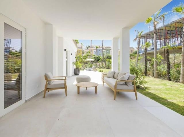 4 chambre Villa/Maison à vendre à Casares Golf - Casares del Sol, Casares avec piscine garage - 1 750 000 € (Ref: 9088363)