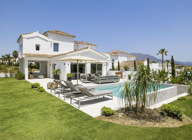4 chambre Villa/Maison à vendre à Casares Golf - Casares del Sol, Casares avec piscine garage - 1 750 000 € (Ref: 9088363)