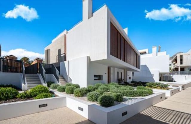 4 slaapkamer Halfvrijstaande villa te huur in Lomas De Marbella, Marbella met zwembad garage - € 10.000 (Ref: 9095017)