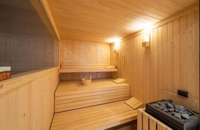 4 slaapkamer Halfvrijstaande villa te huur in Lomas De Marbella, Marbella met zwembad garage - € 10.000 (Ref: 9095017)