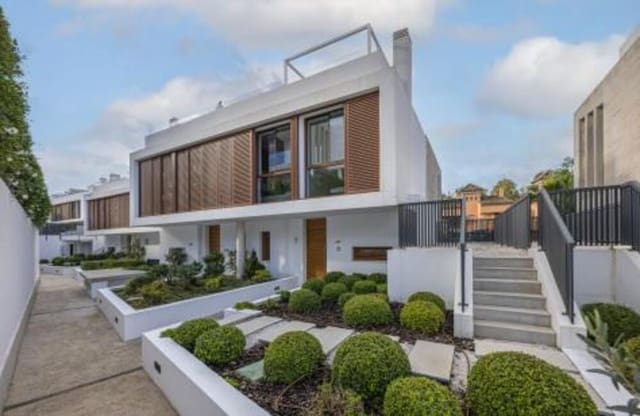 4 sypialnia Dom blizniak do wynajęcia w Lomas De Marbella, Marbella z basenem garażem - 10 000 € (Ref: 9095017)