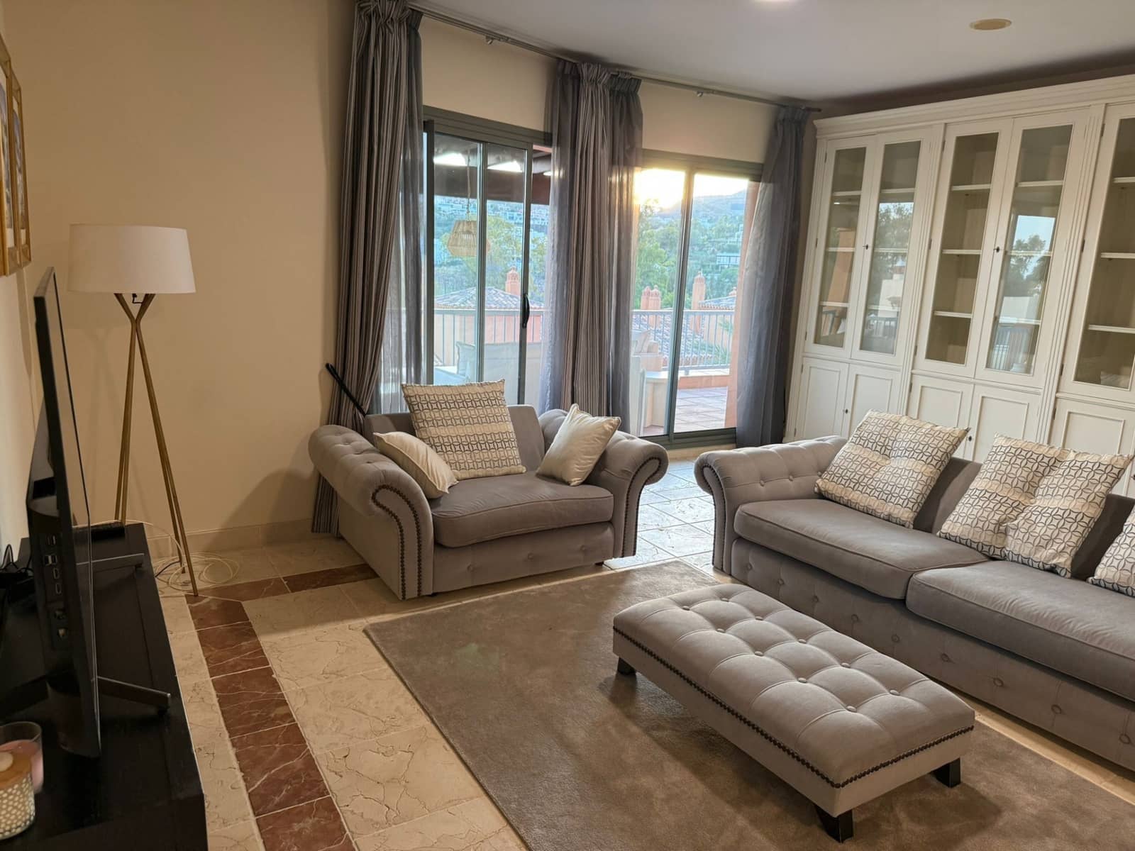 3 quarto Penthouse para arrendar em Estepona com piscina garagem - 4 200 € (Ref: 9097833)