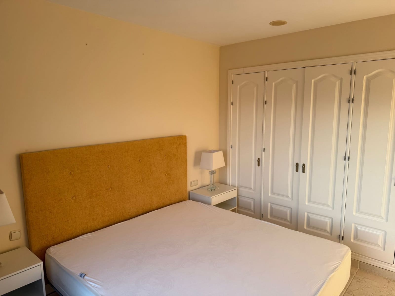 3 quarto Penthouse para arrendar em Estepona com piscina garagem - 4 200 € (Ref: 9097833)