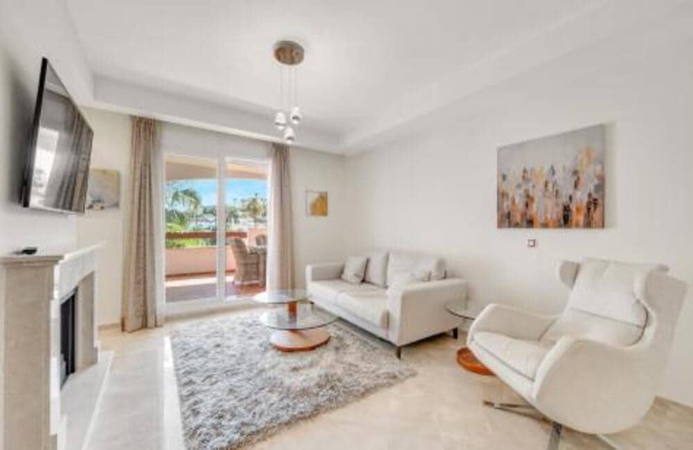 2 quarto Apartamento para arrendar em Marbella com piscina garagem - 2 100 € (Ref: 9104246)