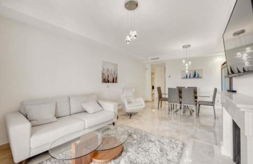 2 quarto Apartamento para arrendar em Marbella com piscina garagem - 2 100 € (Ref: 9104246)