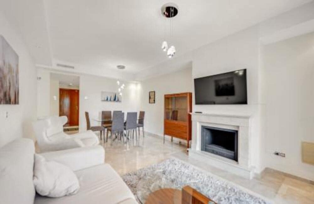 2 quarto Apartamento para arrendar em Marbella com piscina garagem - 2 100 € (Ref: 9104246)